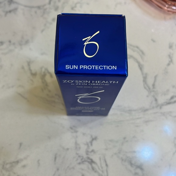 ZO Skin Health Smart Tone Sunscreen spf50 - Picture 11 of 12